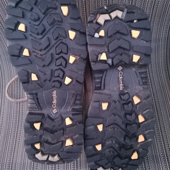 Columbia hiking boots size 8 - Picture 2 of 4